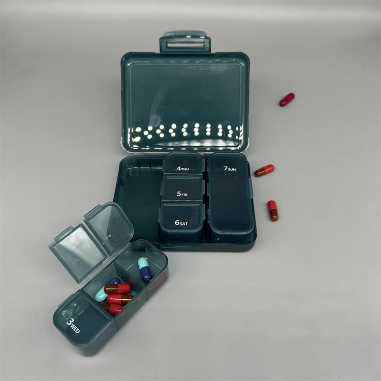 Portable 7-Compartment Pill Box